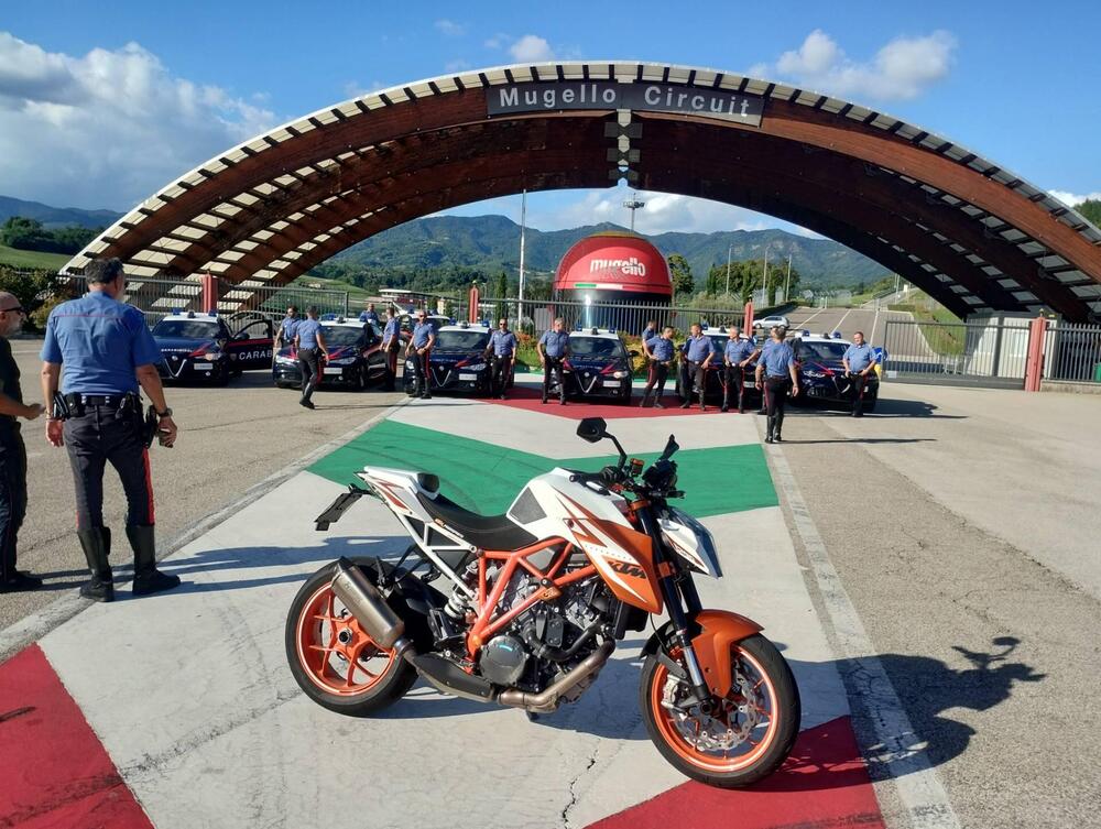 KTM 1290 Super Duke R SE ABS (2016) (12)