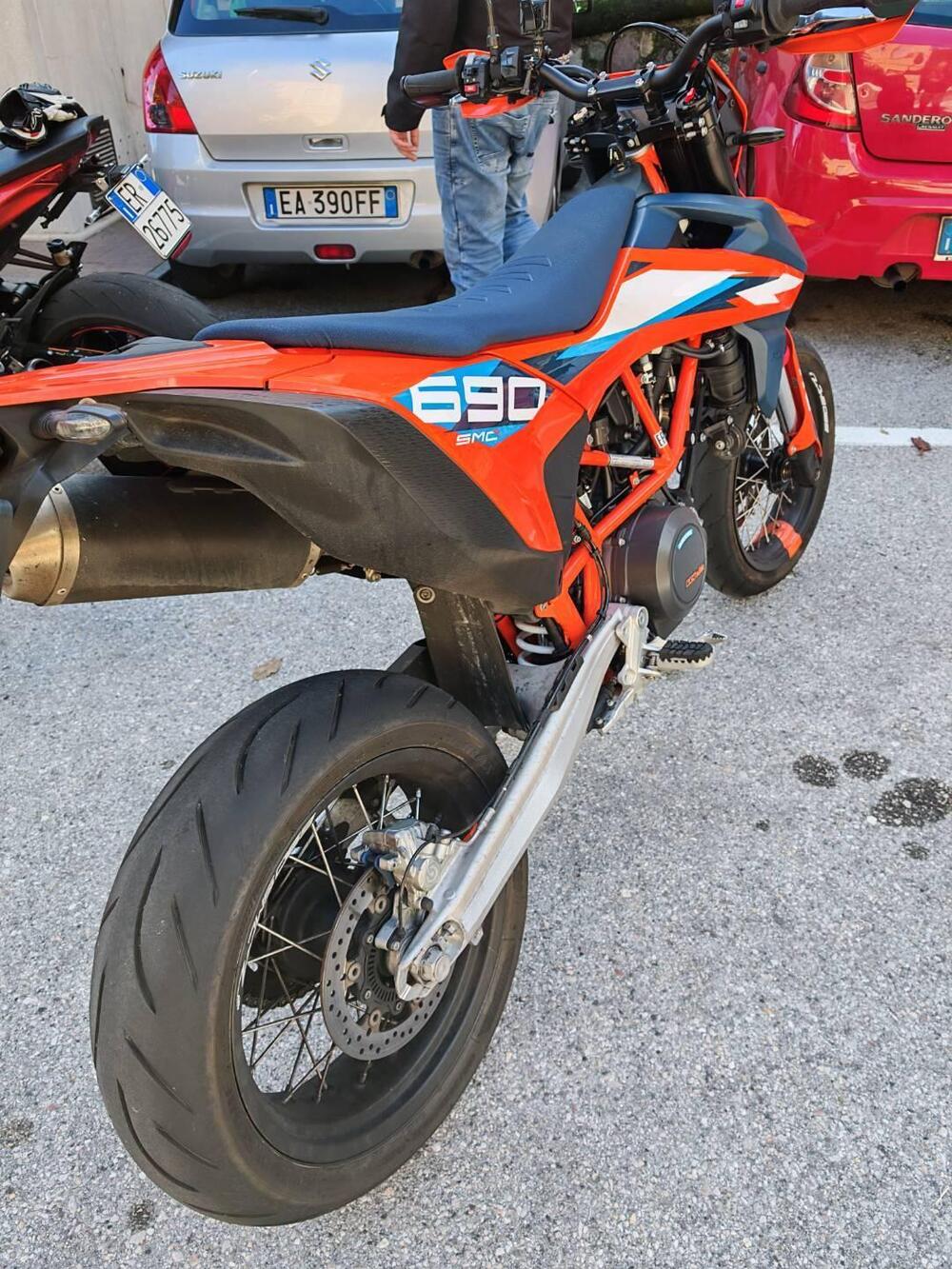 KTM 690 SMC R (2023 - 25) (9)