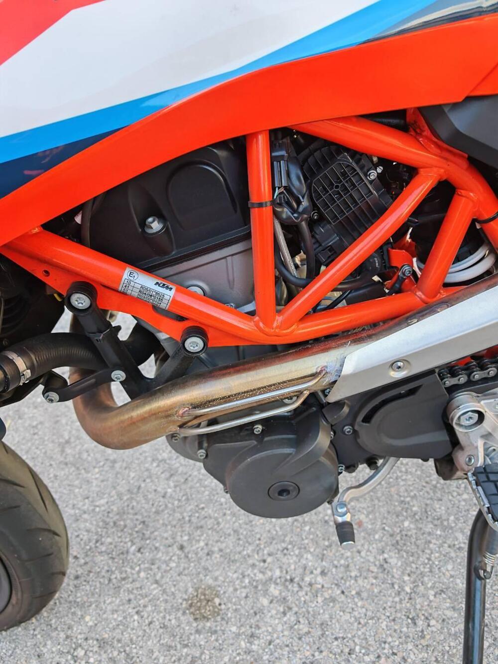 KTM 690 SMC R (2023 - 25) (11)