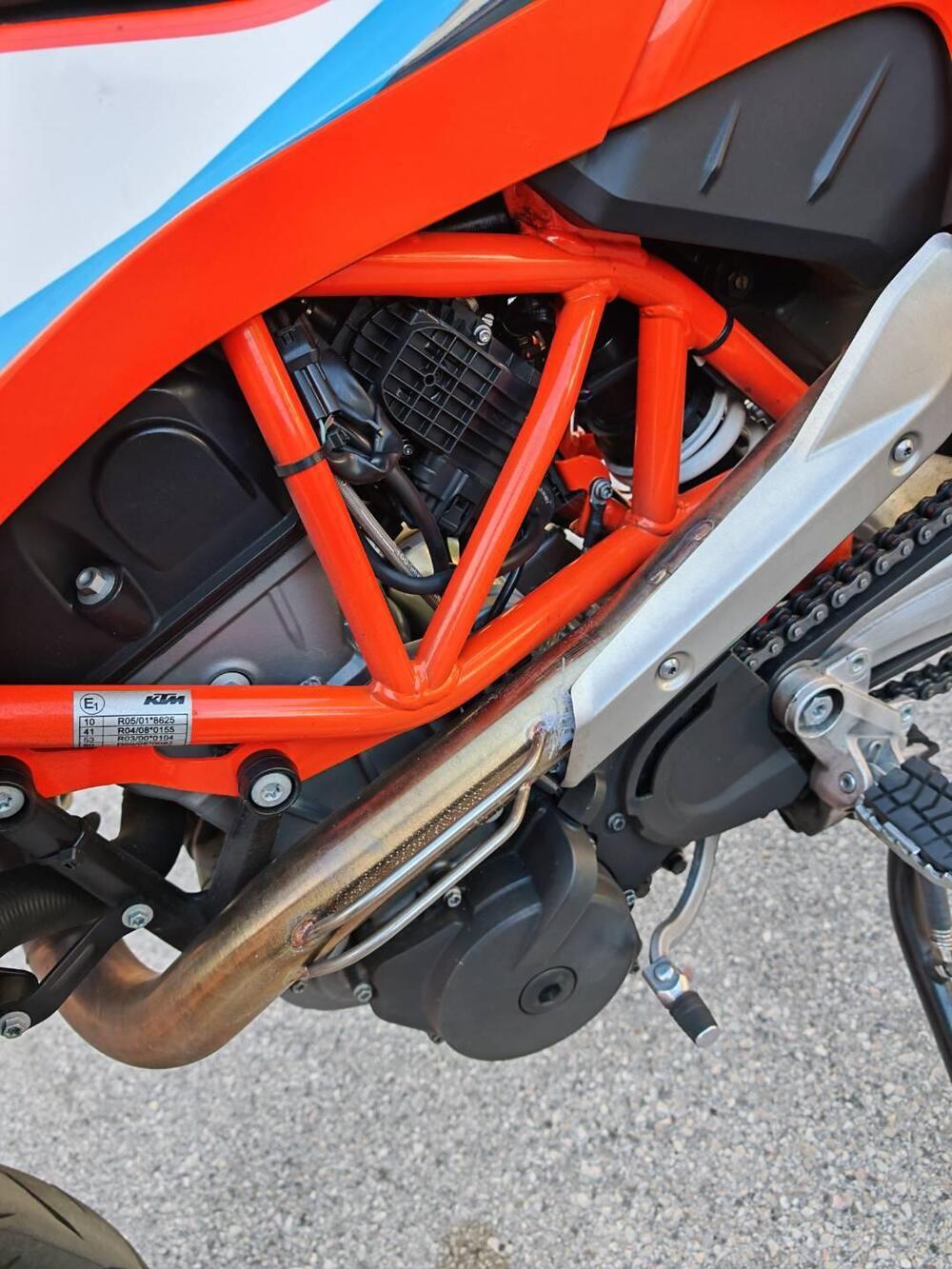 KTM 690 SMC R (2023 - 25) (12)