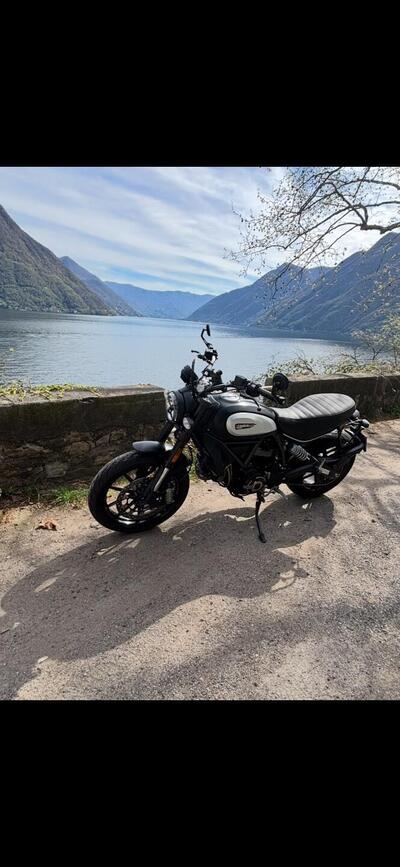Ducati Scrambler 800 Icon Dark (2020) usata