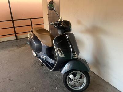 Vespa GTS 300 Hpe (2019) usata