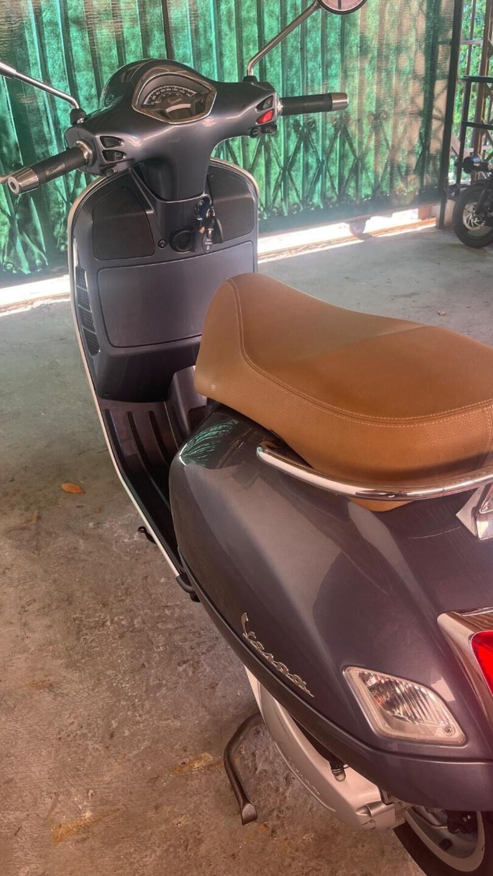 Vespa GTS 300 Hpe (2019) (5)
