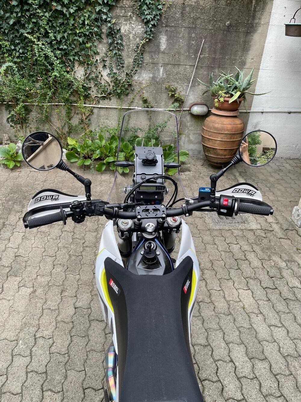 Husqvarna 701 Enduro (2023 - 25) (3)