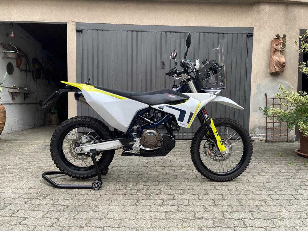 Husqvarna 701 Enduro (2023 - 25) (2)