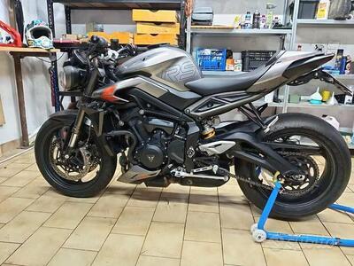Triumph Street Triple 765 RS (2023 - 25) usata