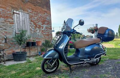 Vespa GTS 300 (2017 - 18) usata