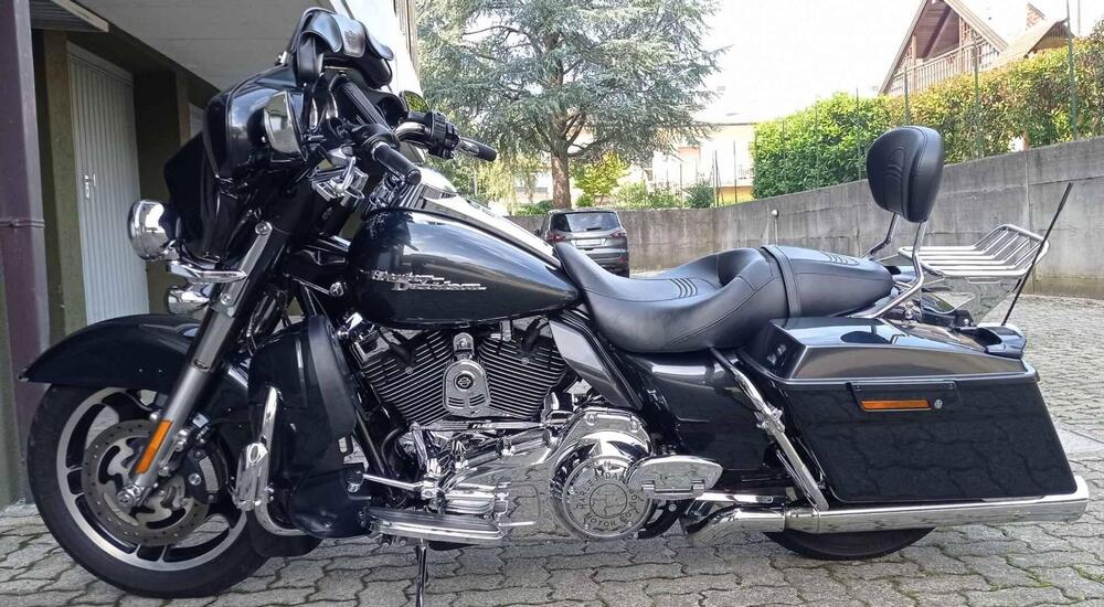 Harley-Davidson 1584 Street Glide (2008 - 10) - FLHX (4)