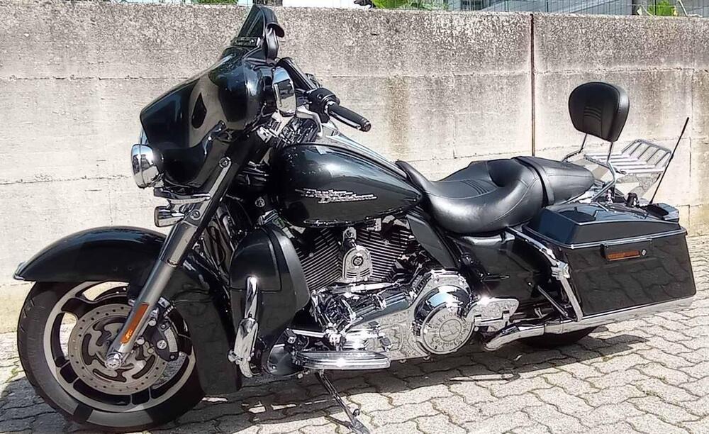 Harley-Davidson 1584 Street Glide (2008 - 10) - FLHX (8)