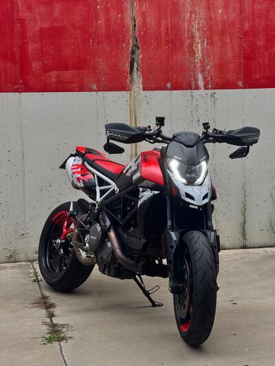 Ducati Hypermotard 950 RVE (2022 - 25) usata