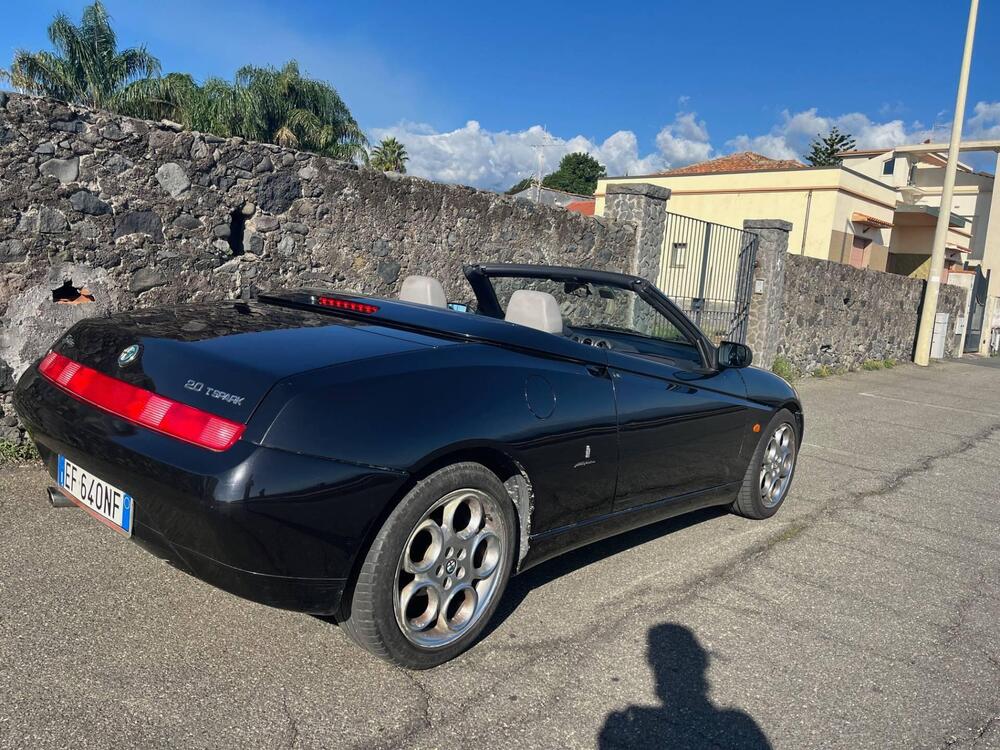 Alfa Romeo Spider d'epoca a Bologna (2)