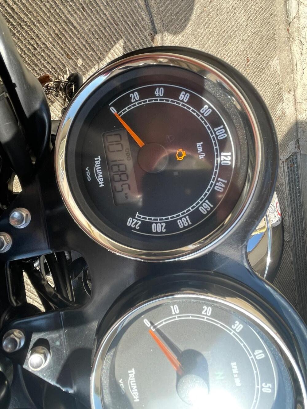 Triumph Bonneville T100 (2008 - 16) (3)