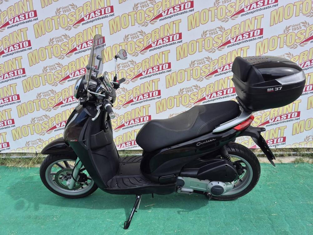Piaggio Carnaby Cruiser 300 (2008 - 13) (2)
