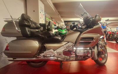 Honda GL 1800 Gold Wing (2000 - 05) usata