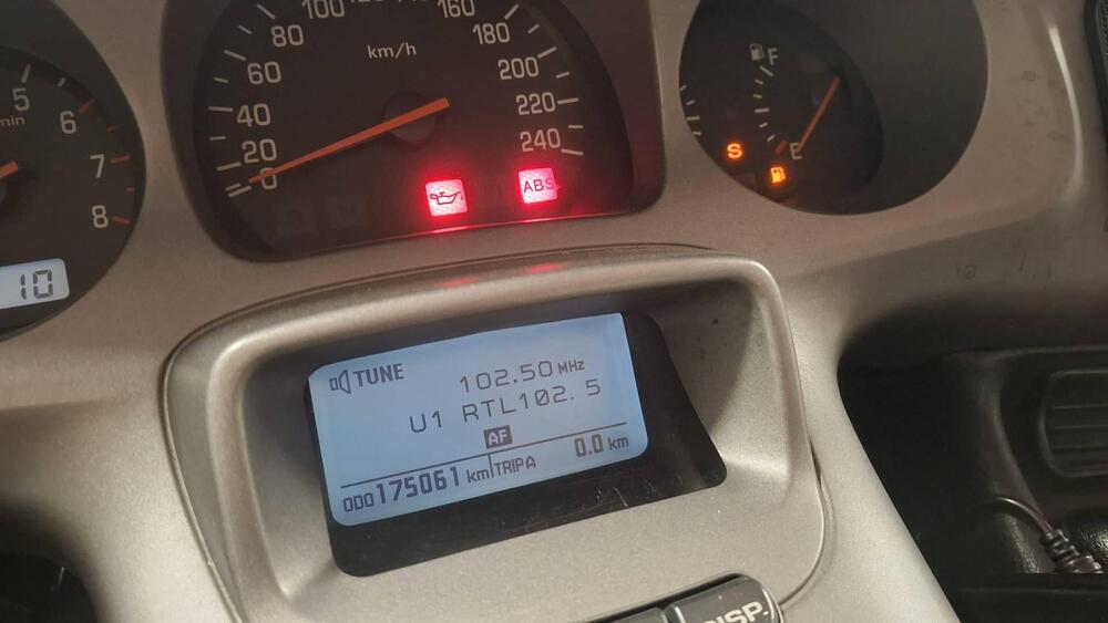 Honda GL 1800 Gold Wing (2000 - 05) (3)