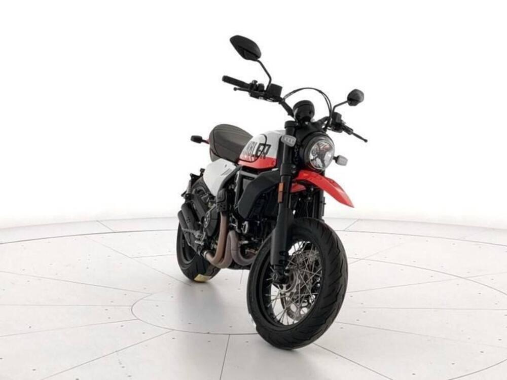 Ducati Scrambler 800 Urban Motard (2022) (2)
