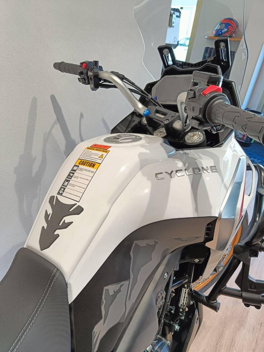 Cyclone RX600 (2025 - 26) (4)