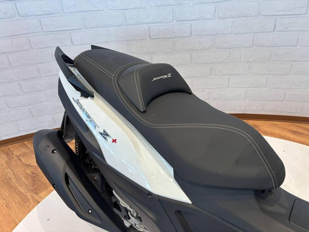 Sym Joymax 300 Z+ (2021 - 24) (10)