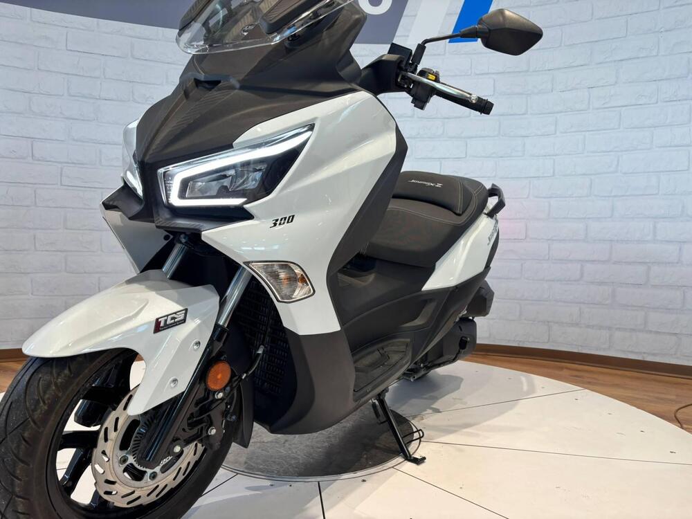 Sym Joymax 300 Z+ (2021 - 24) (9)