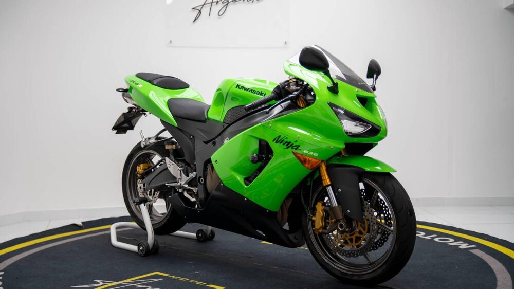 Kawasaki Ninja 636 ZX-6R (2005 - 06) (2)