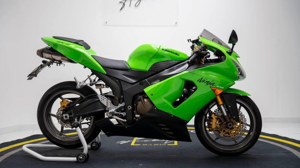 Kawasaki Ninja 636 ZX-6R (2005 - 06) (3)