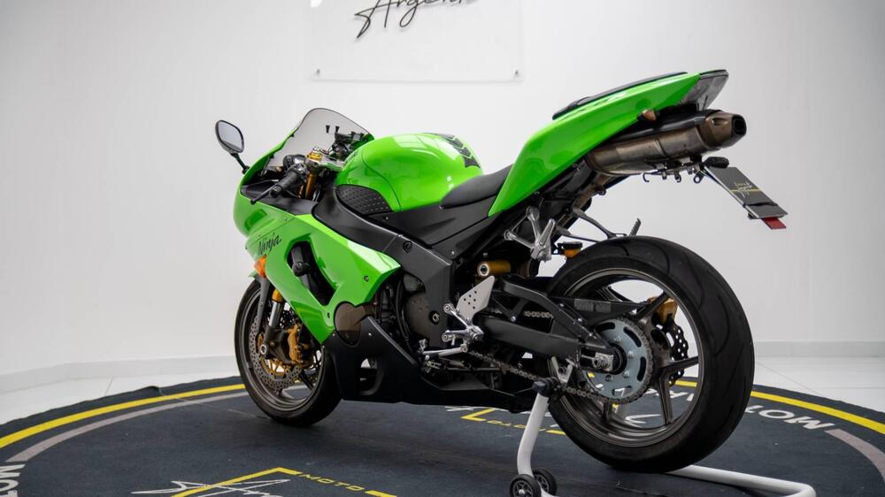 Kawasaki Ninja 636 ZX-6R (2005 - 06) (6)