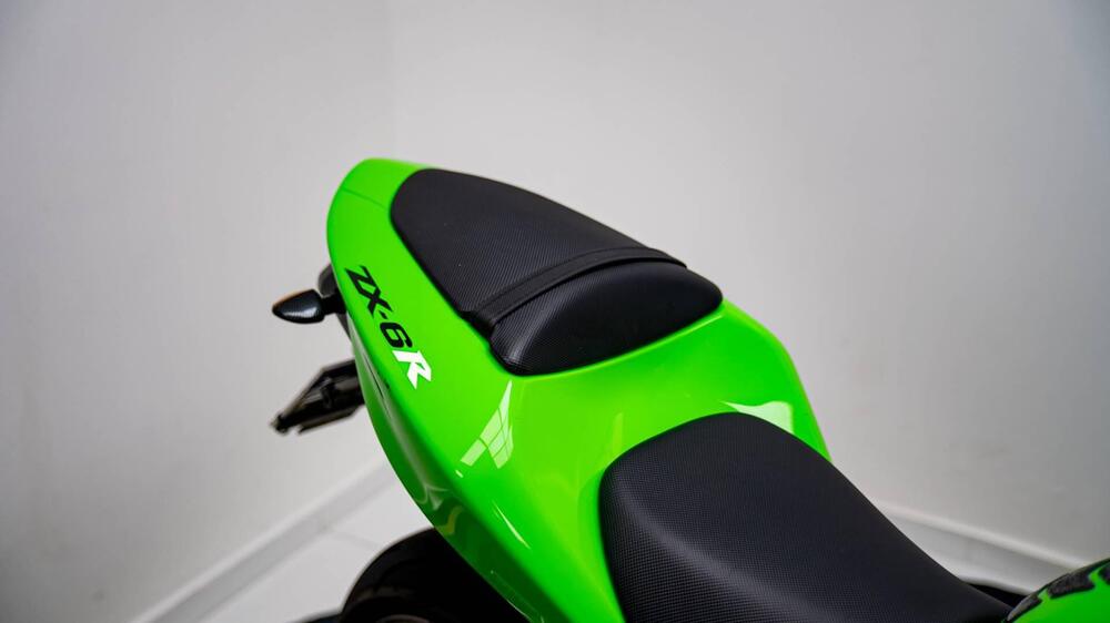 Kawasaki Ninja 636 ZX-6R (2005 - 06) (16)