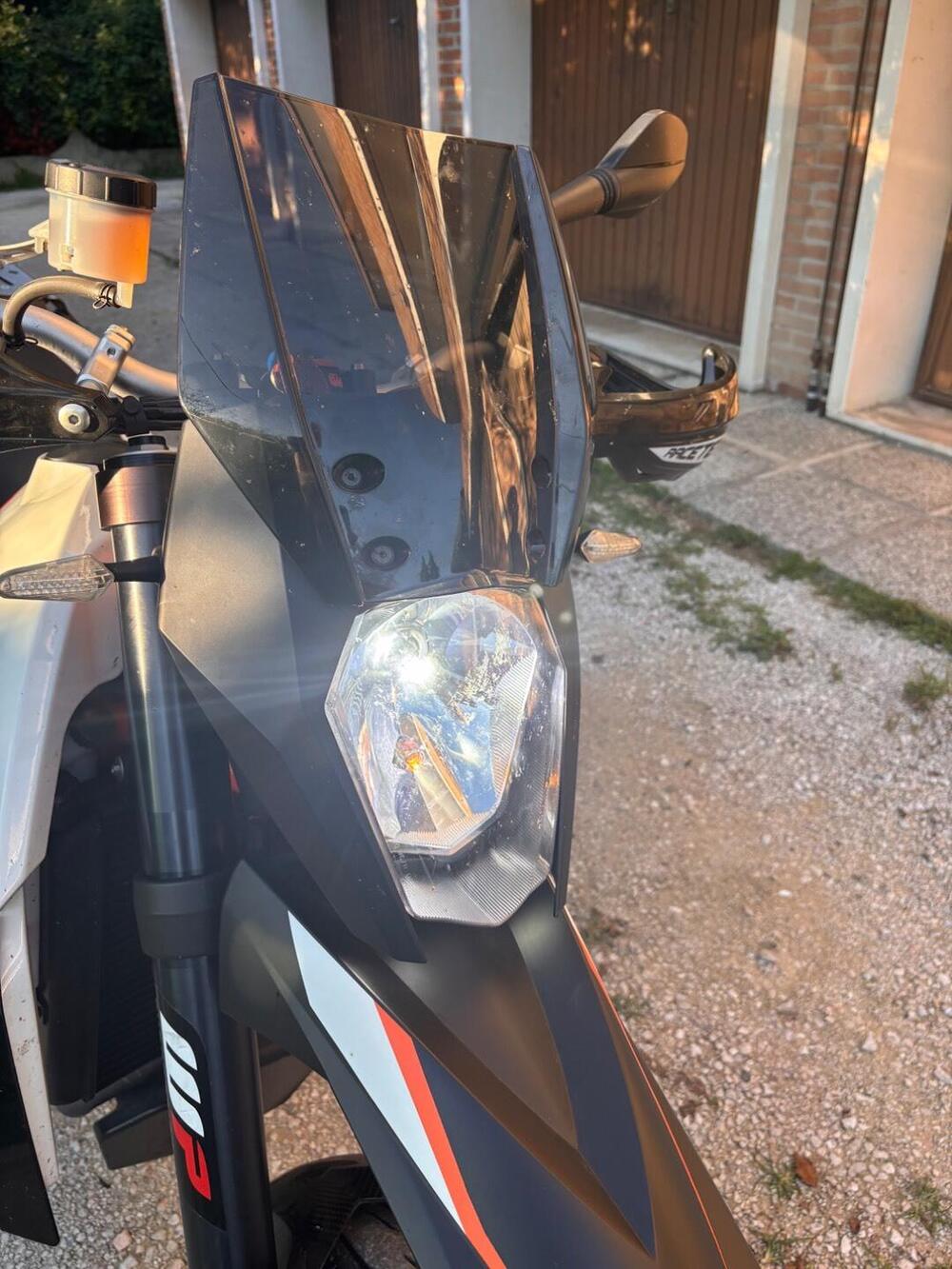 KTM 990 Supermoto R (2009 - 11) (10)