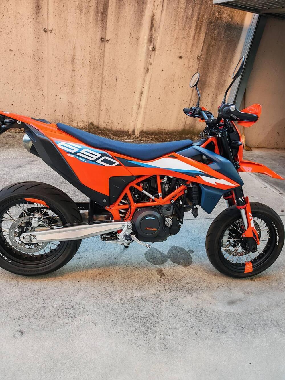 KTM 690 SMC R (2023 - 25) (14)
