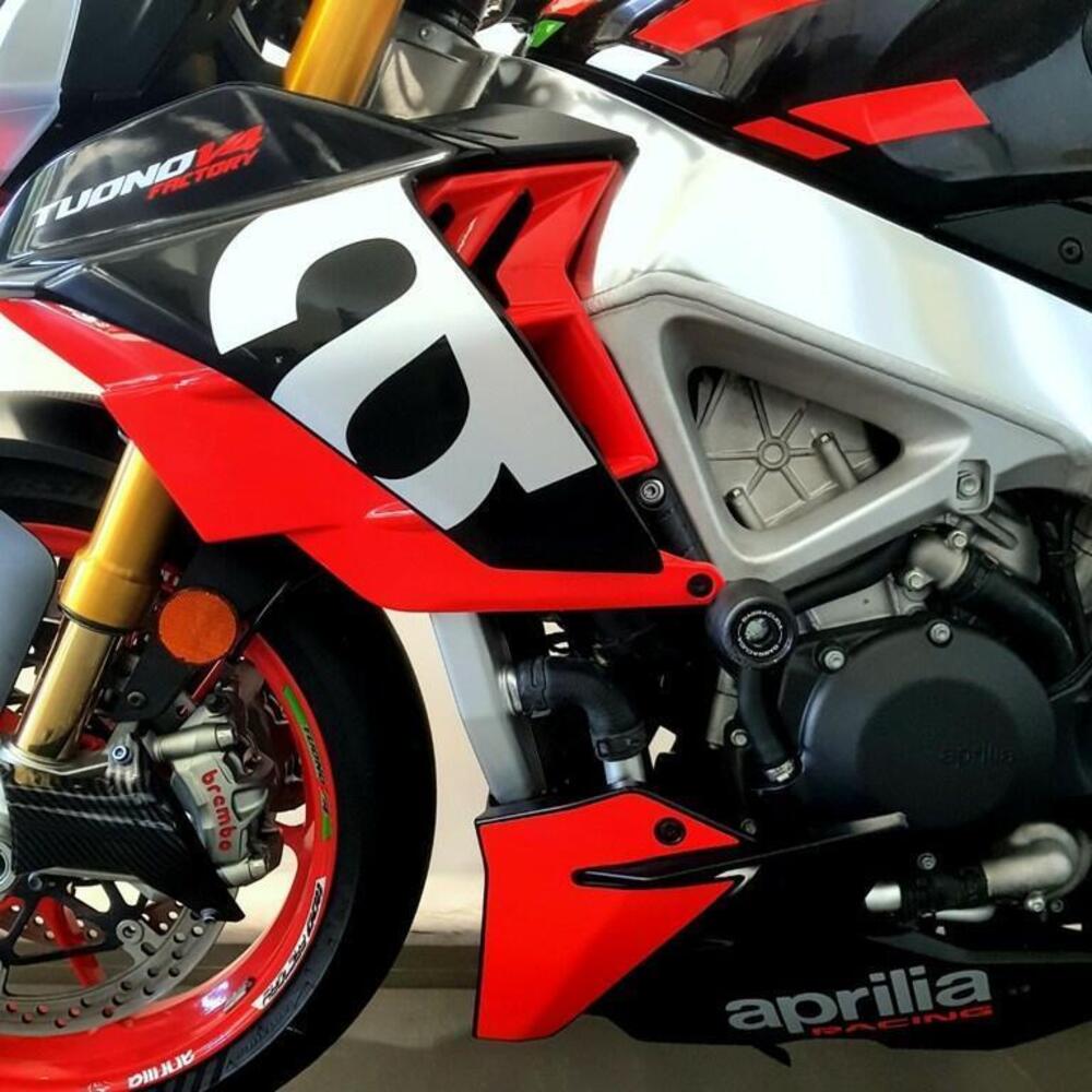 Aprilia Tuono V4 Factory (2021 - 24) (11)