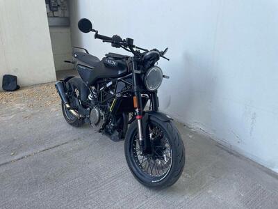 Husqvarna Svartpilen 401 (2021 - 23) usata