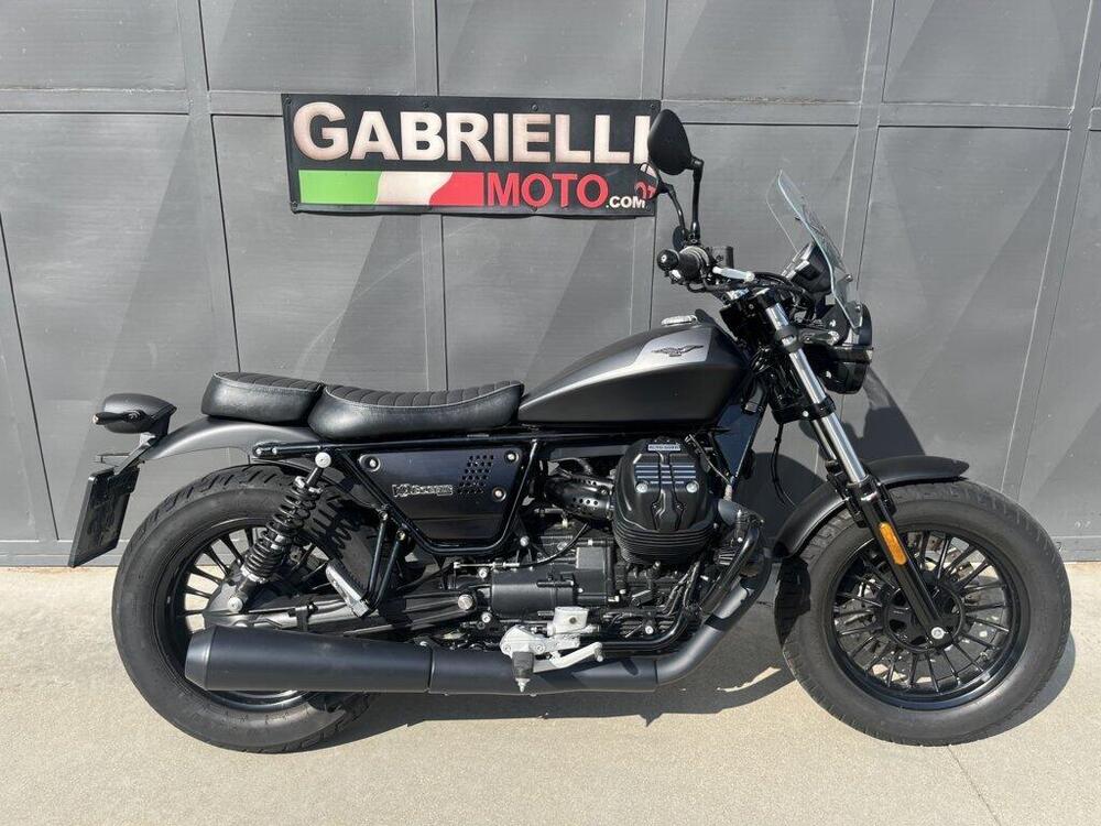 Moto Guzzi V9 Bobber (2021 - 25) (3)