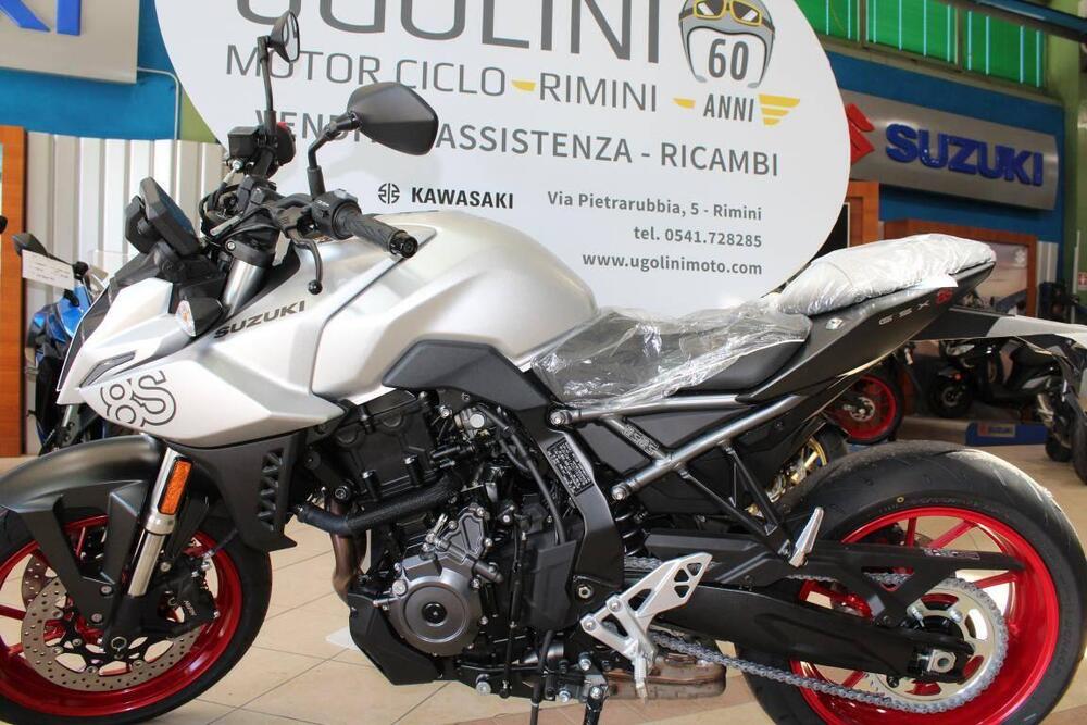 Suzuki GSX-8S (2025 - 26) (4)