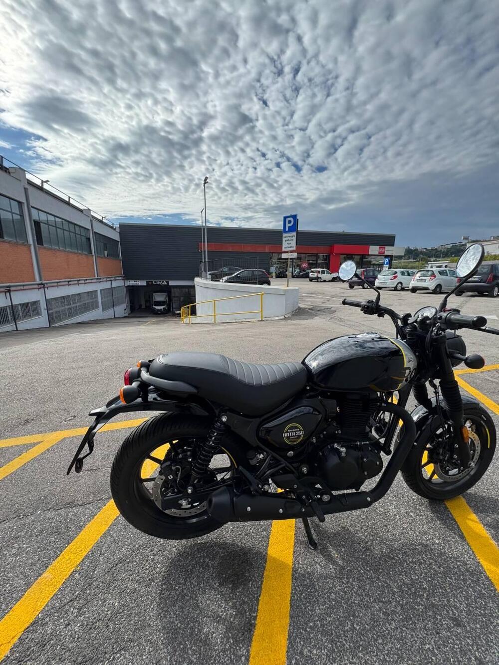 Royal Enfield HNTR 350 (2022 - 26) (3)