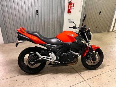 Suzuki GSR 600 (2006 - 11) usata