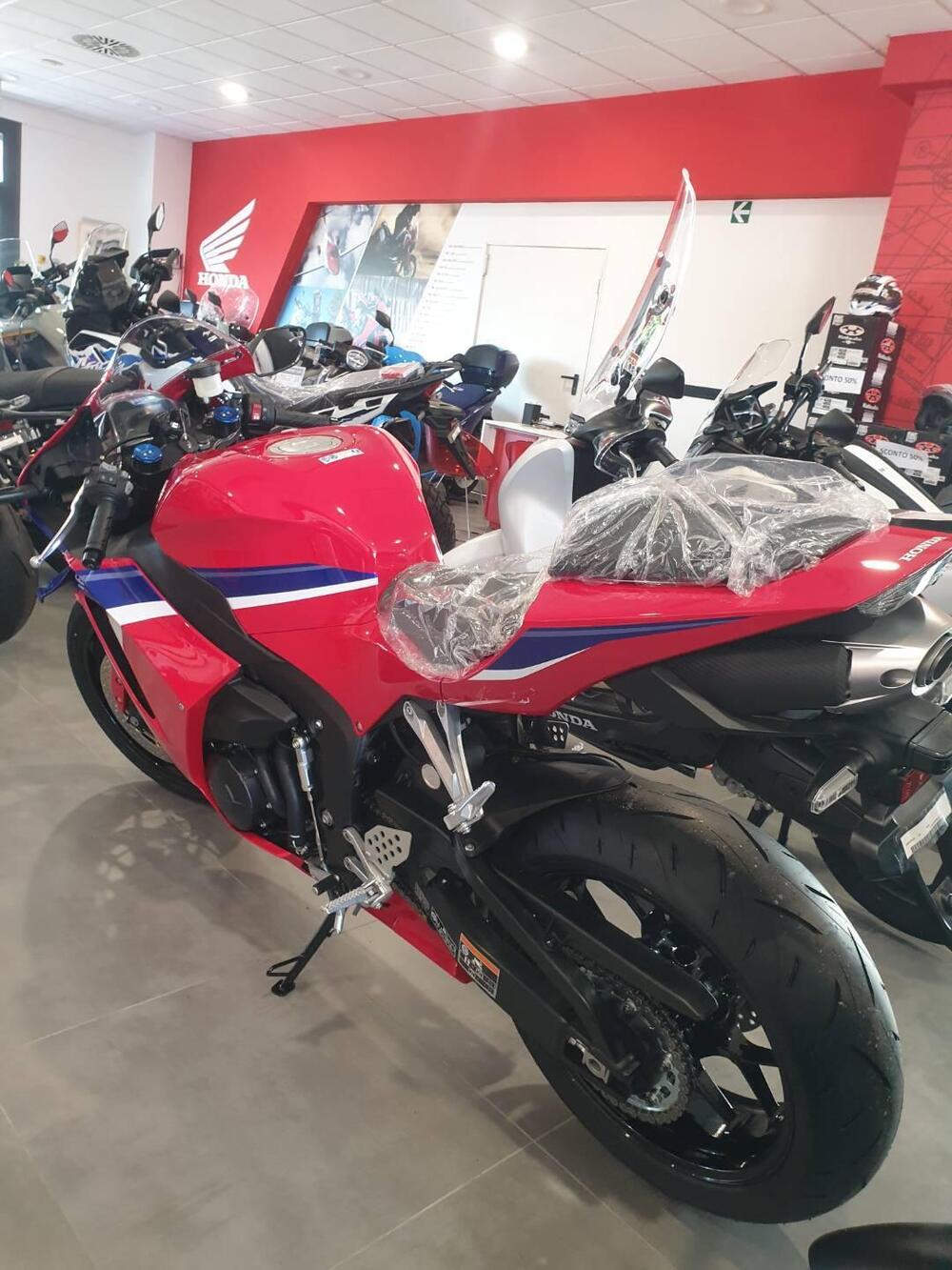 Honda CBR 600 RR (2024 - 26) (3)