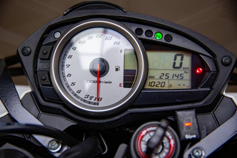 Kawasaki Z 750 (2007 - 14) (20)