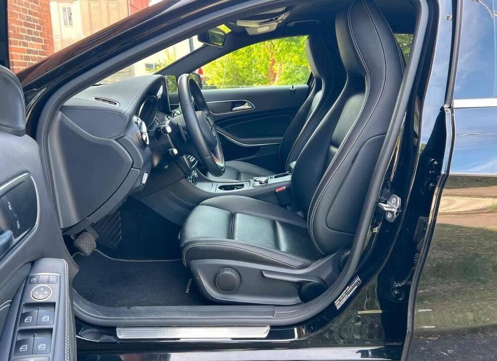 Mercedes-Benz GLA SUV usata a Roma (4)