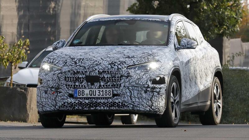 Nuova Mercedes GLA: il SUV entra nell&rsquo;era elettrica con la piattaforma MMA [Foto Spia]