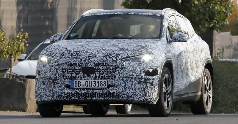 Nuova Mercedes GLA: il SUV entra nell&rsquo;era elettrica con la piattaforma MMA [Foto Spia]