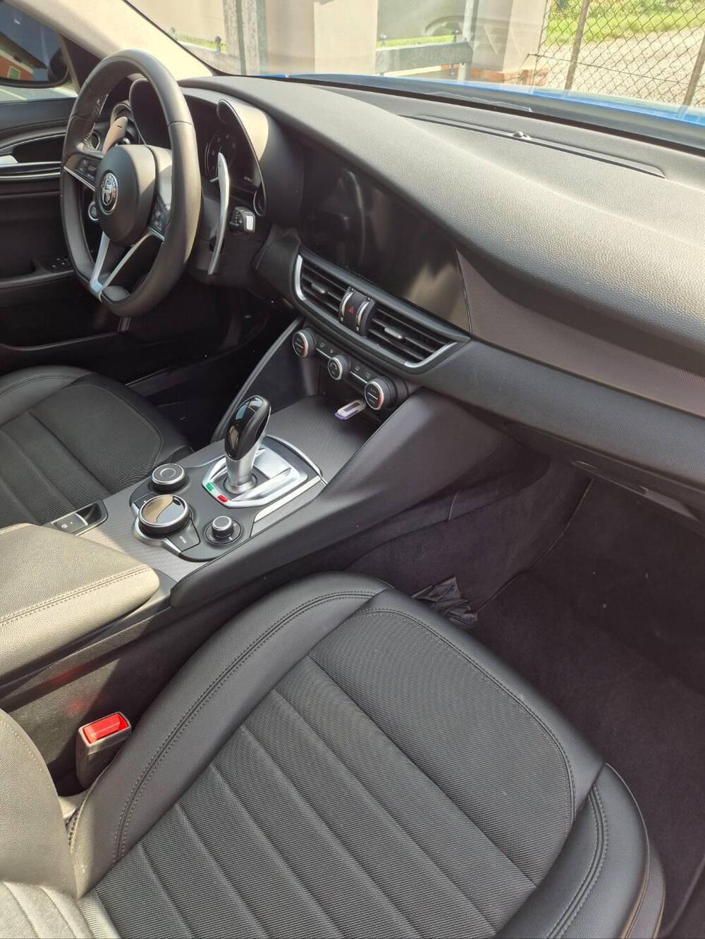Alfa Romeo Giulia usata a Modena (5)