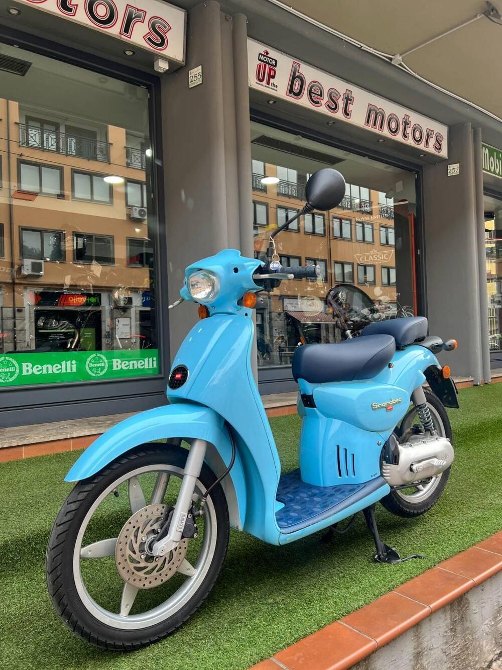 Aprilia Scarabeo 50 I.E Ditech (2001 - 04) (4)