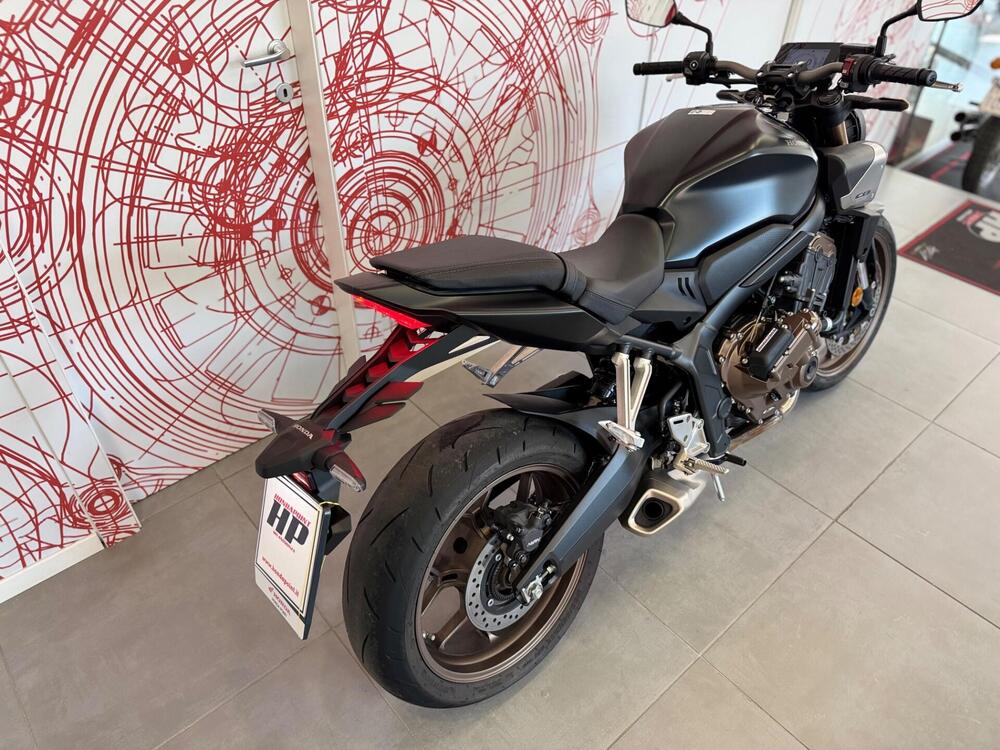 Honda CB 650 R E-Clutch (2024 - 26) (12)