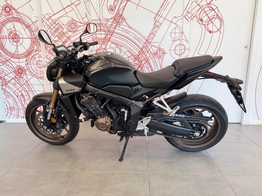 Honda CB 650 R E-Clutch (2024 - 26) (4)