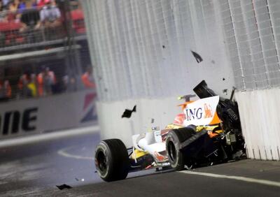 F1. Dal famigerato Crashgate fino alla vittoria di Sainz nel giorno no di Verstappen, 5 momenti iconici del Gran Premio di Singapore