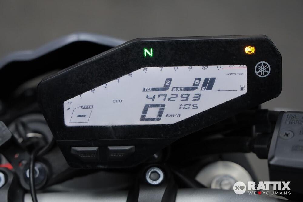 Yamaha MT-09 ABS (2016) (13)