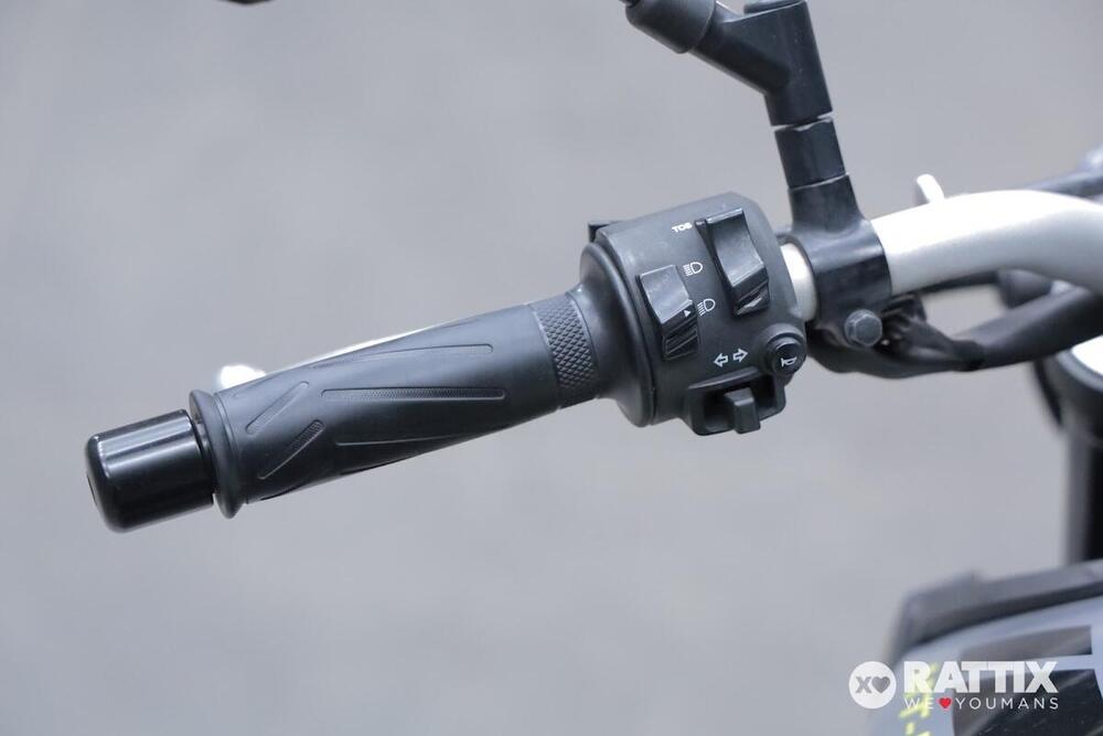 Yamaha MT-09 ABS (2016) (11)