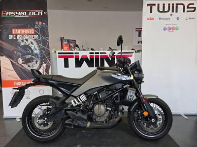 Husqvarna Svartpilen 401 (2024 - 25) usata