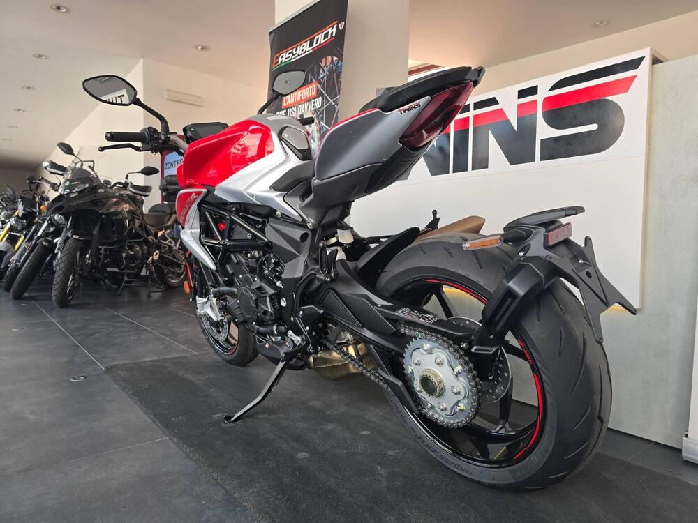 MV Agusta Brutale 800 RR Ottantesimo (2025 - 26) (6)