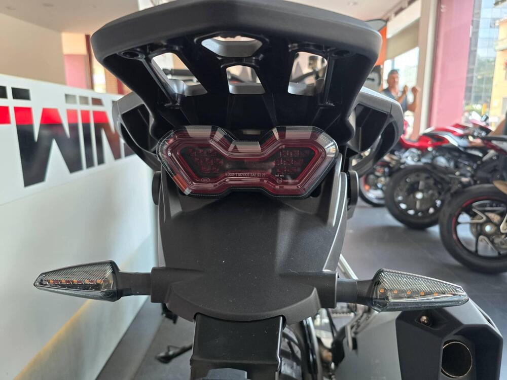 MV Agusta LXP Orioli (2024 - 26) (7)